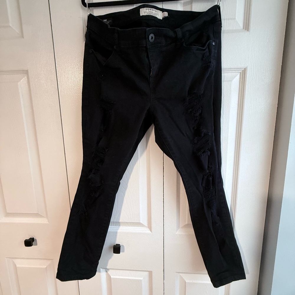 Black Distressed Jeans